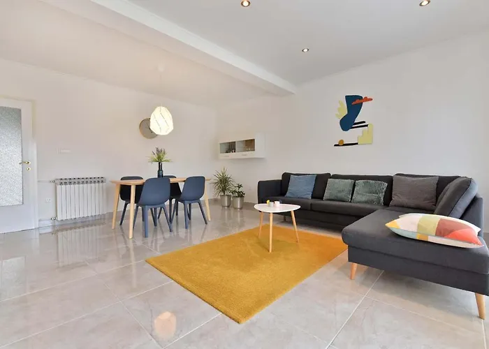Brezac Olive Garden Apartment