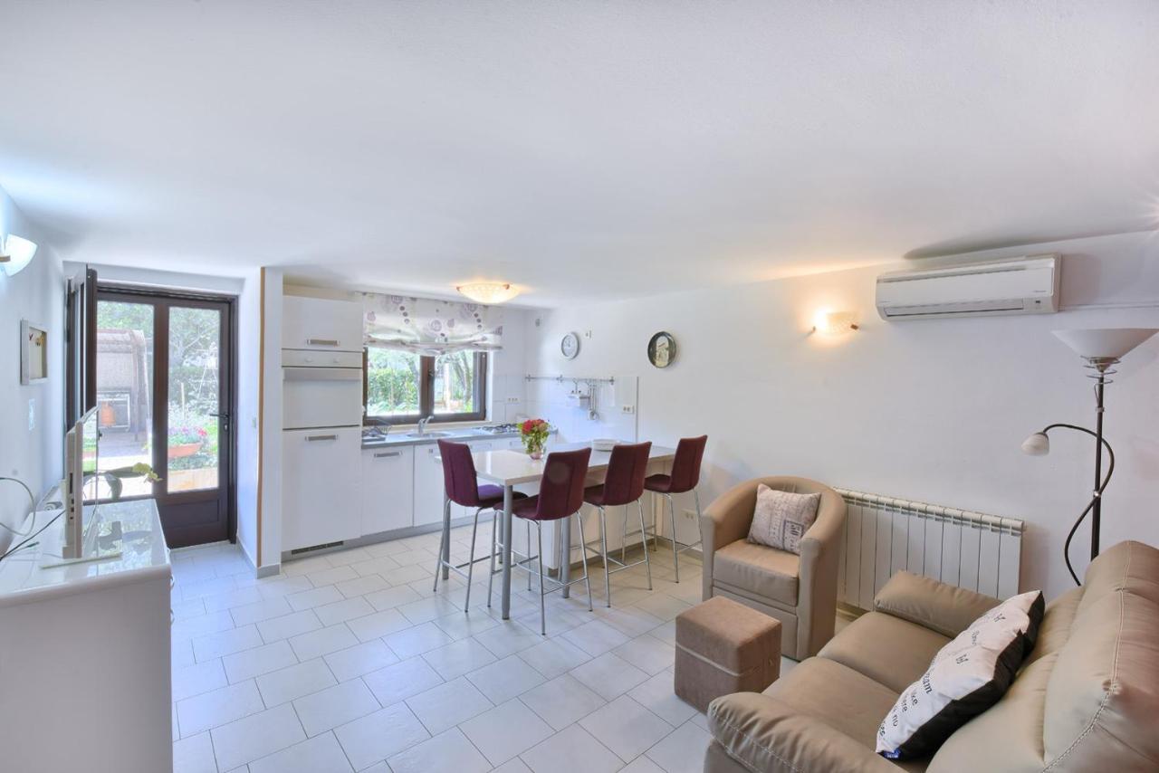 Brezac Olive Garden Apartment