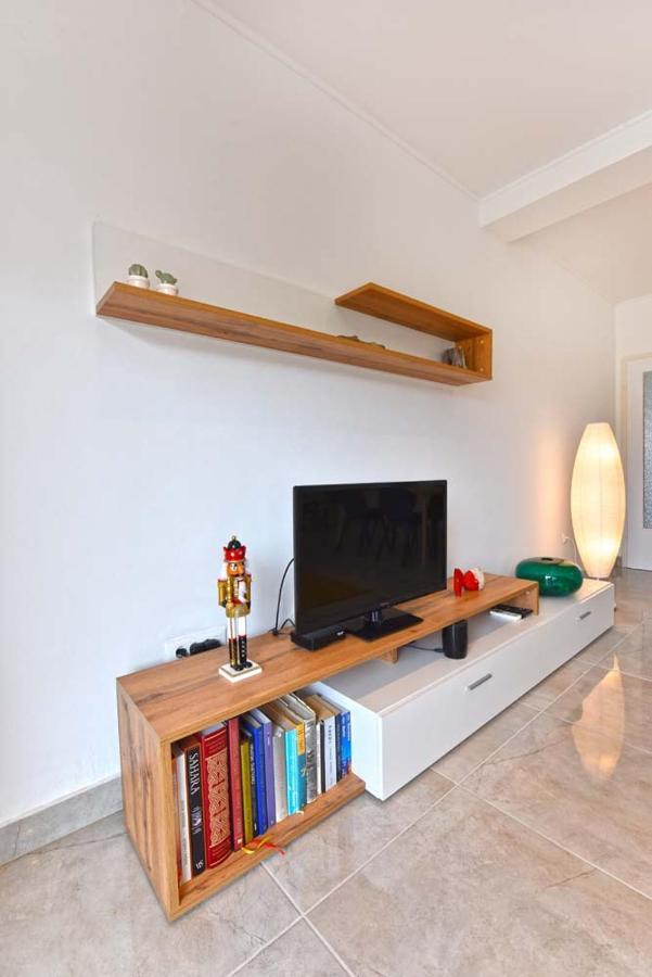 Brezac Olive Garden Apartment *